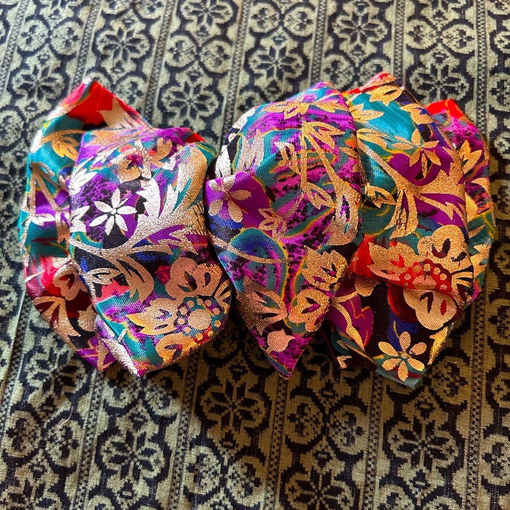 VTG 80s Scarf Material Clip Hair Bow. Unbranded.